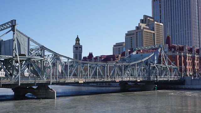 Jiefang Bridge in Tianjin